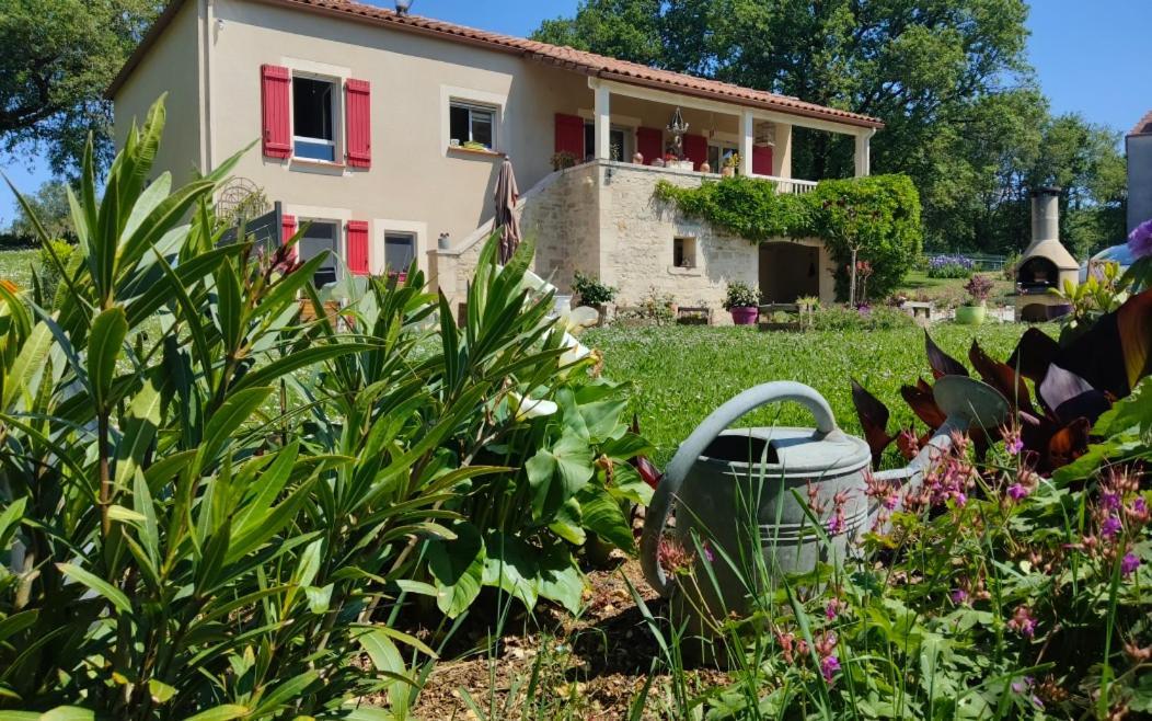 Le Colombie Gouleme Bed and Breakfast Concores Exteriör bild